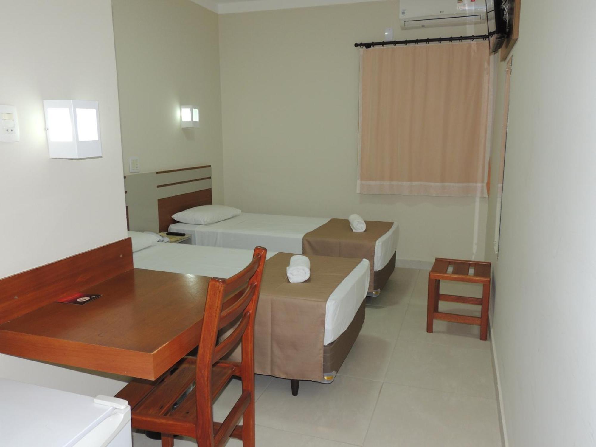 ביריגווי Perola Verde Hotel מראה חיצוני תמונה