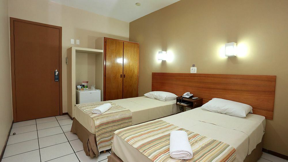 ביריגווי Perola Verde Hotel מראה חיצוני תמונה